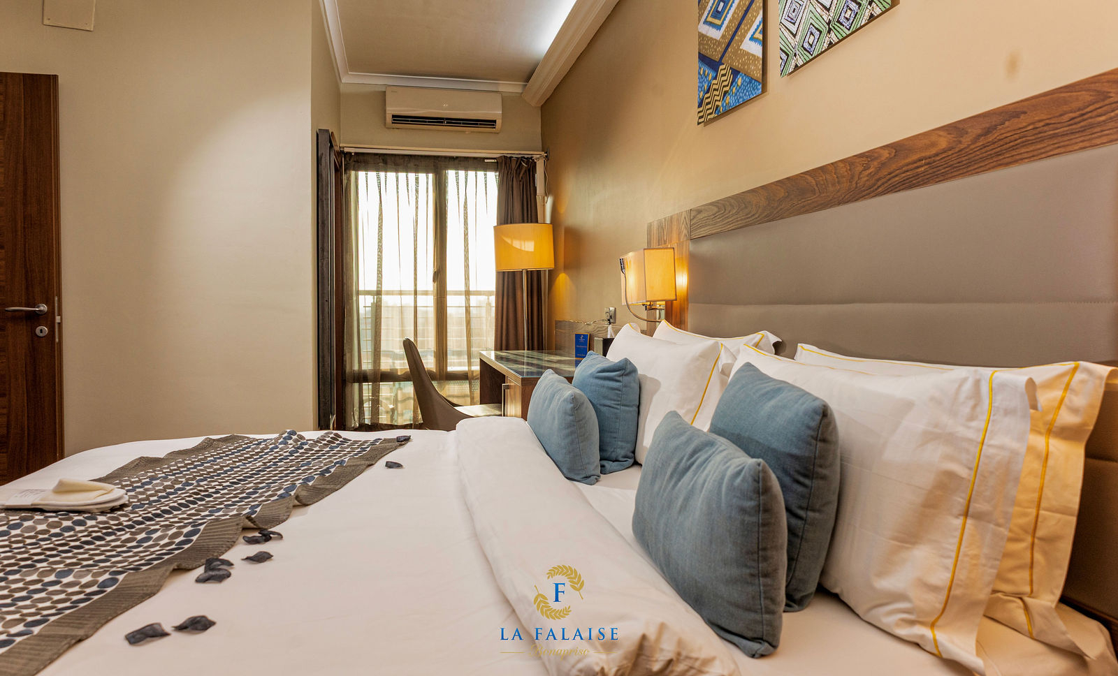 Executive Master Suite La Falaise Bonapriso — Suite prestige Douala