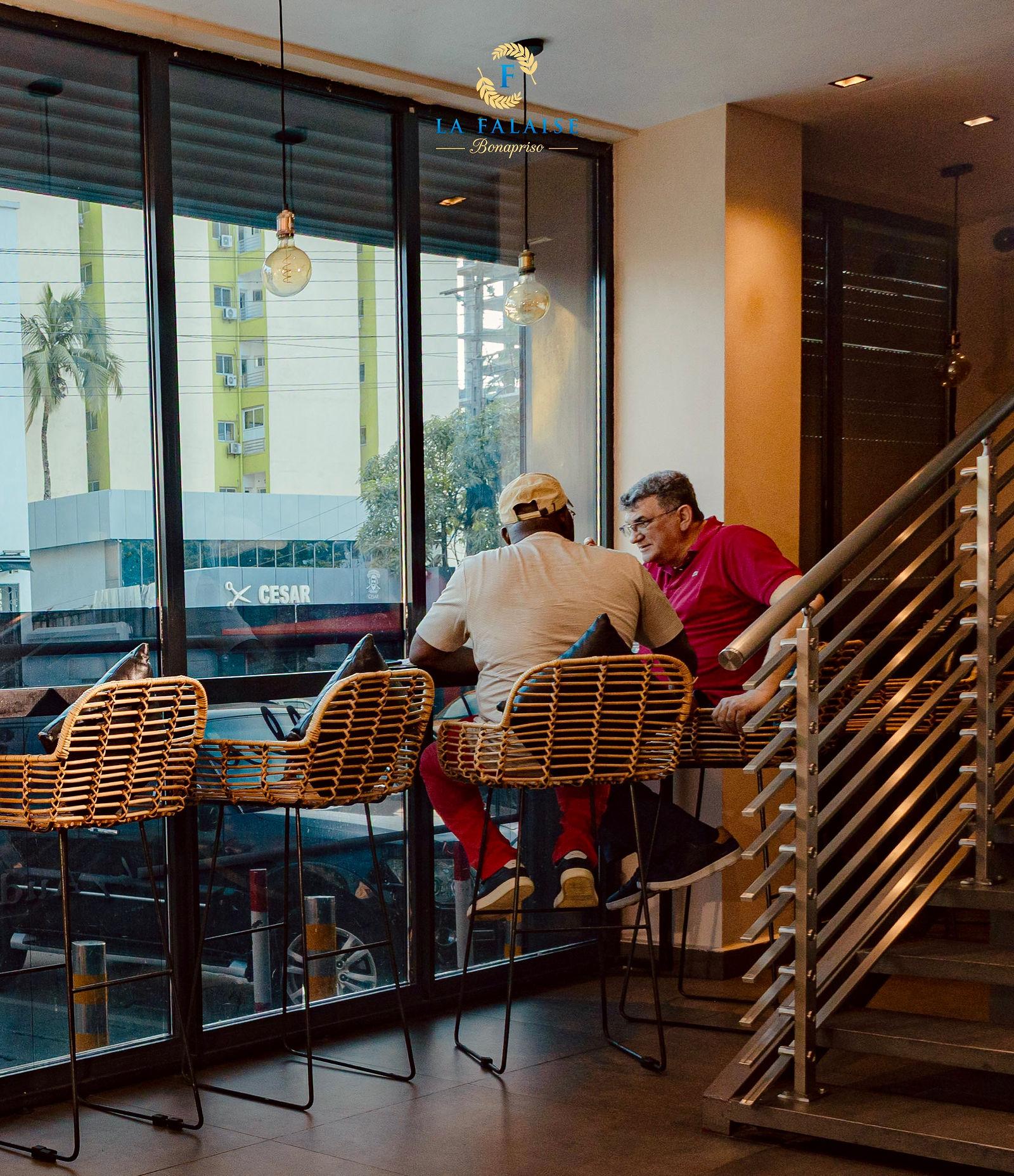 Coffee Shop La Falaise Bonapriso — Café artisanal Douala